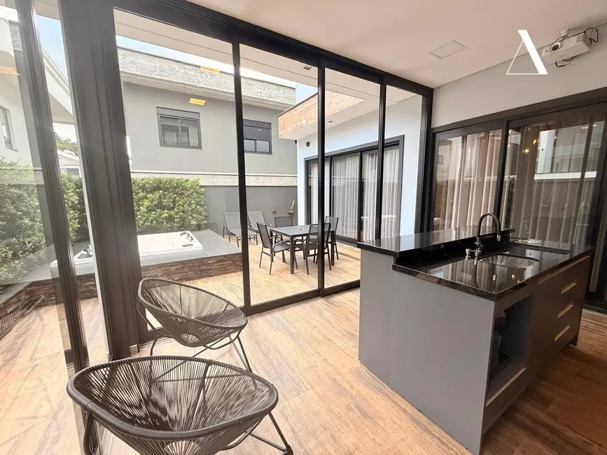 Foto 7 de Casa de Condomínio com 4 quartos à venda, 245m2 em Vila Nova, Joinville - SC