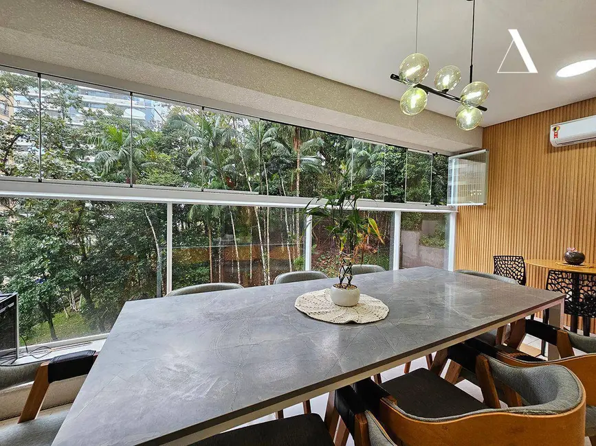 Apartamento com 4 quartos à venda, 276m2 em América, Joinville - SC - imagem 9 Foto 9 de Apartamento com 4 quartos à venda, 276m2 em América, Joinville - SC