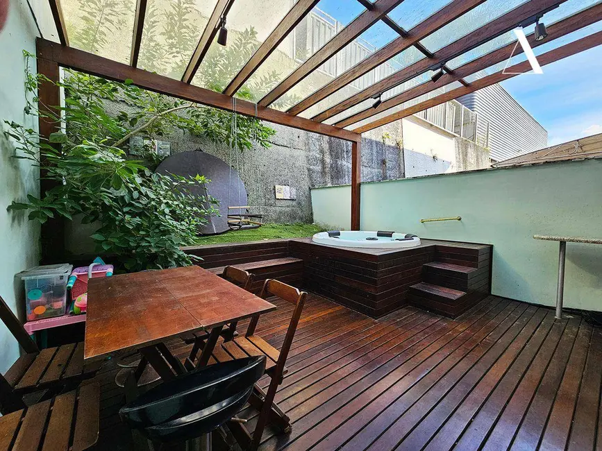 Foto 3 de Casa com 4 quartos à venda, 151m2 em Petrópolis, Joinville - SC