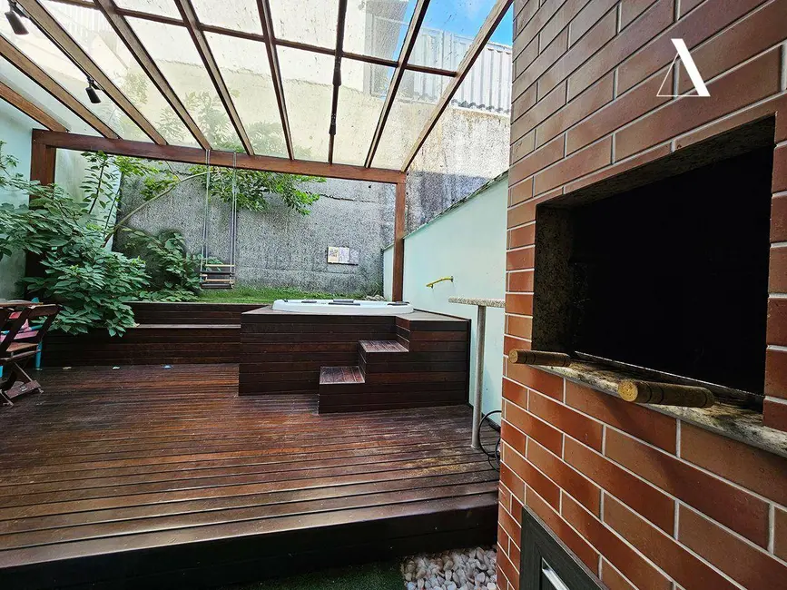 Foto 5 de Casa com 4 quartos à venda, 151m2 em Petrópolis, Joinville - SC