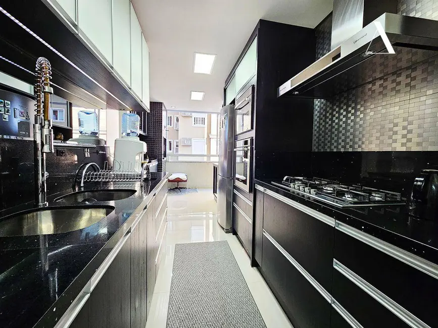 Foto 9 de Apartamento com 2 quartos à venda, 193m2 em Atiradores, Joinville - SC