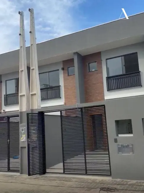 Foto 2 de Casa com 2 quartos à venda, 64m2 em Comasa, Joinville - SC