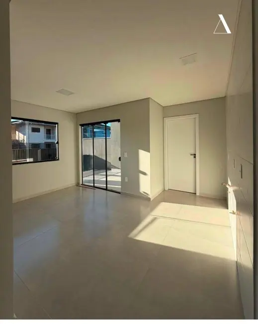 Casa com 3 quartos à venda, 153m2 em Comasa, Joinville - SC - imagem 4 Foto 4 de Casa com 3 quartos à venda, 153m2 em Comasa, Joinville - SC