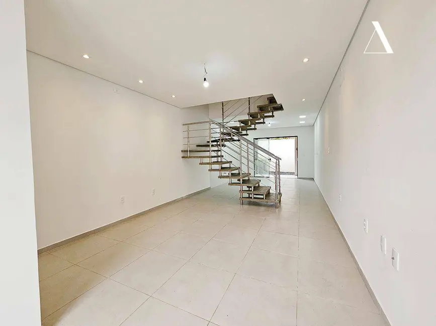 Foto 4 de Casa com 3 quartos à venda, 93m2 em Floresta, Joinville - SC