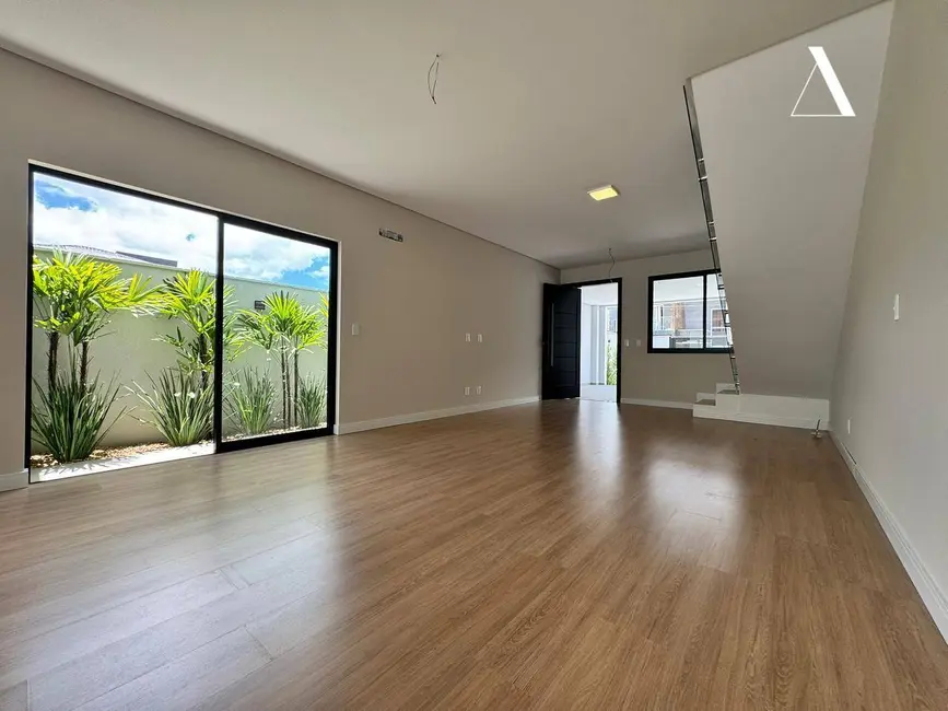 Foto 4 de Casa com 3 quartos à venda, 181m2 em Jardim Sofia, Joinville - SC