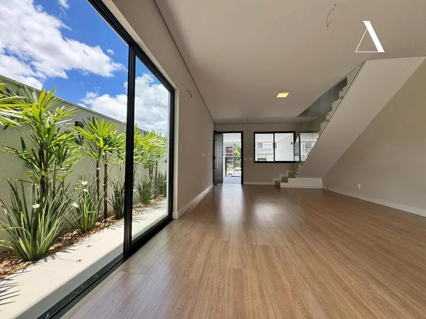 Foto 3 de Casa com 3 quartos à venda, 181m2 em Jardim Sofia, Joinville - SC