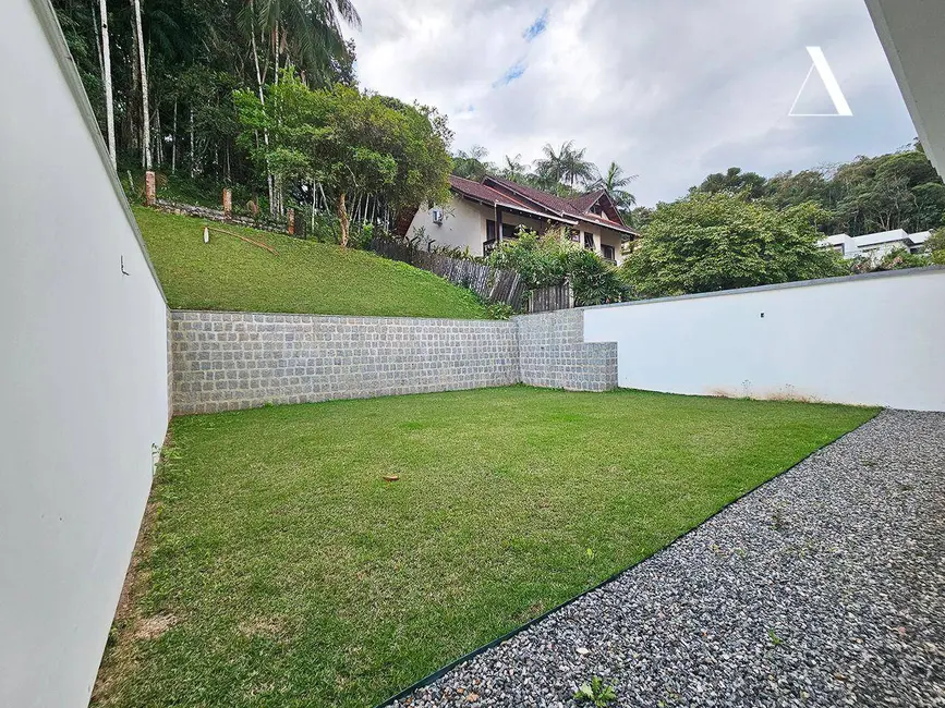Foto 2 de Casa com 4 quartos à venda, 1436m2 em Glória, Joinville - SC