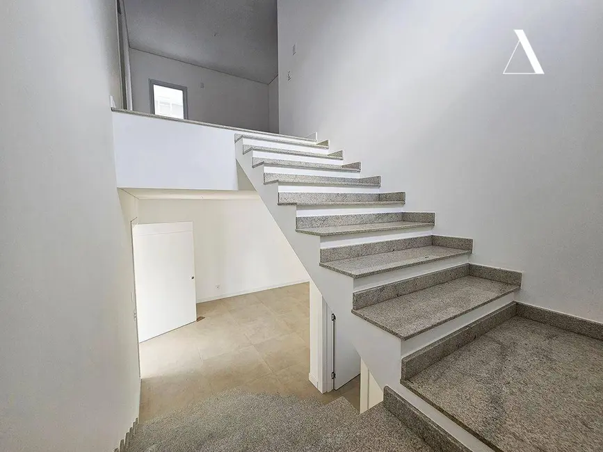 Foto 9 de Casa com 4 quartos à venda, 1436m2 em Glória, Joinville - SC