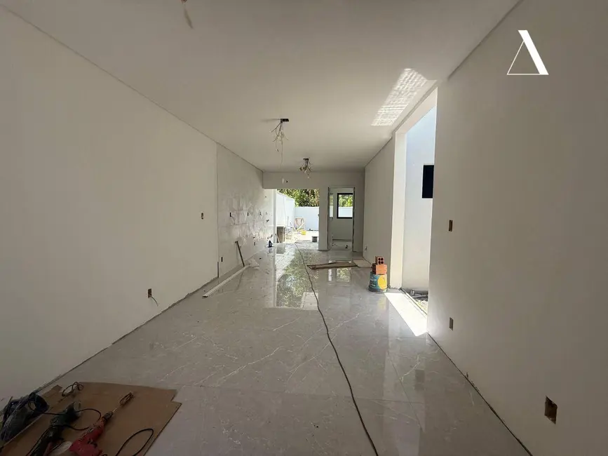 Foto 3 de Casa com 2 quartos à venda, 65m2 em São Marcos, Joinville - SC