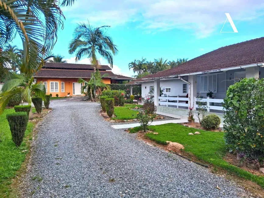 Foto 1 de Casa com 5 quartos à venda, 1275m2 em São Marcos, Joinville - SC