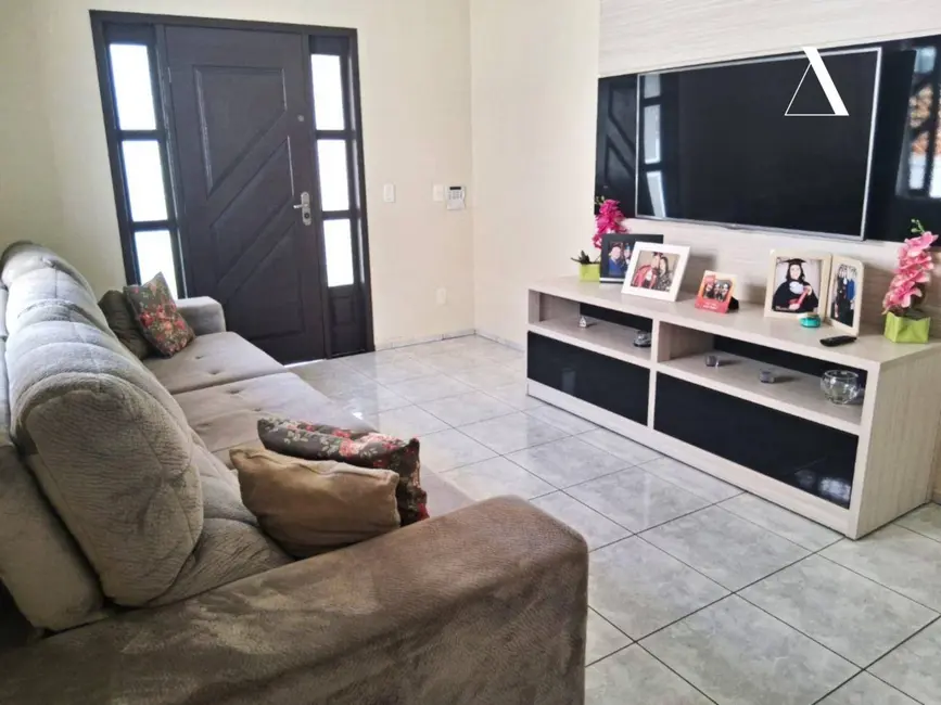 Casa com 5 quartos à venda, 624m2 em Floresta, Joinville - SC - imagem 2 Foto 2 de Casa com 5 quartos à venda, 624m2 em Floresta, Joinville - SC