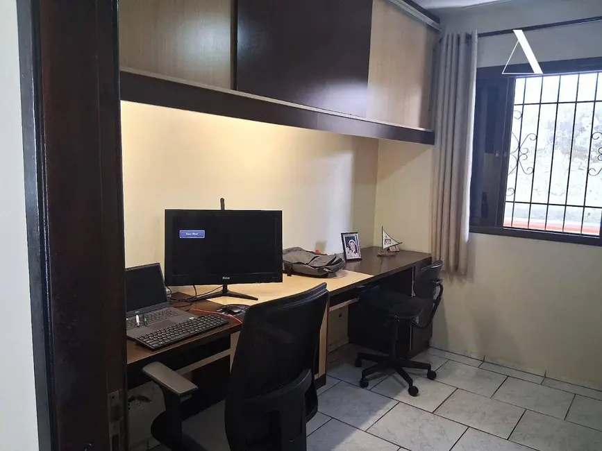 Casa com 5 quartos à venda, 624m2 em Floresta, Joinville - SC - imagem 6 Foto 6 de Casa com 5 quartos à venda, 624m2 em Floresta, Joinville - SC