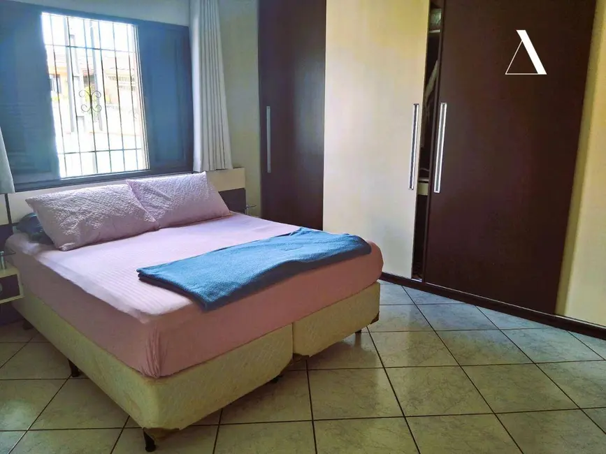 Casa com 5 quartos à venda, 624m2 em Floresta, Joinville - SC - imagem 5 Foto 5 de Casa com 5 quartos à venda, 624m2 em Floresta, Joinville - SC