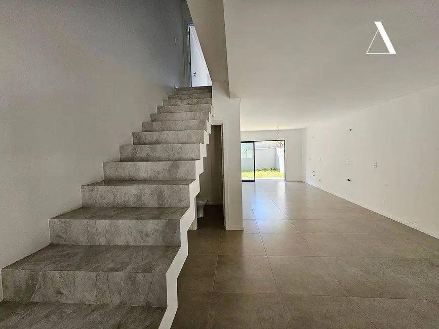 Foto 4 de Casa com 3 quartos à venda, 120m2 em Santo Antônio, Joinville - SC