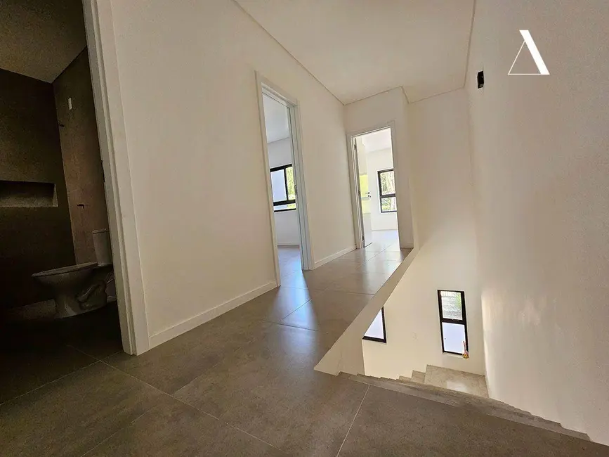 Foto 5 de Casa com 3 quartos à venda, 120m2 em Santo Antônio, Joinville - SC