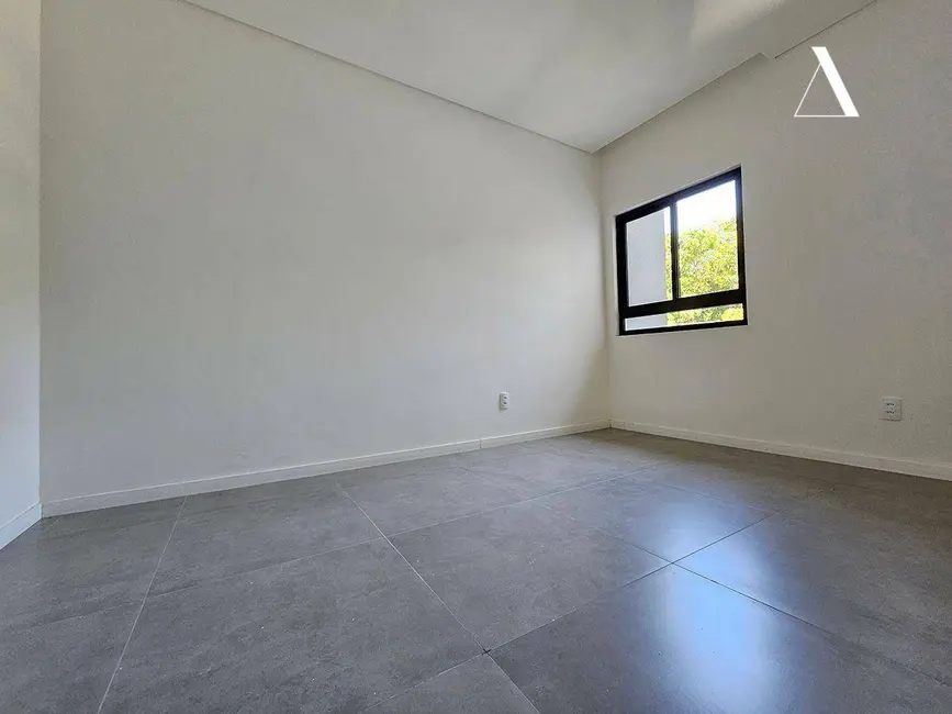 Foto 9 de Casa com 3 quartos à venda, 120m2 em Santo Antônio, Joinville - SC