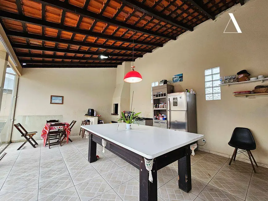 Foto 3 de Casa com 3 quartos à venda, 372m2 em Vila Nova, Joinville - SC