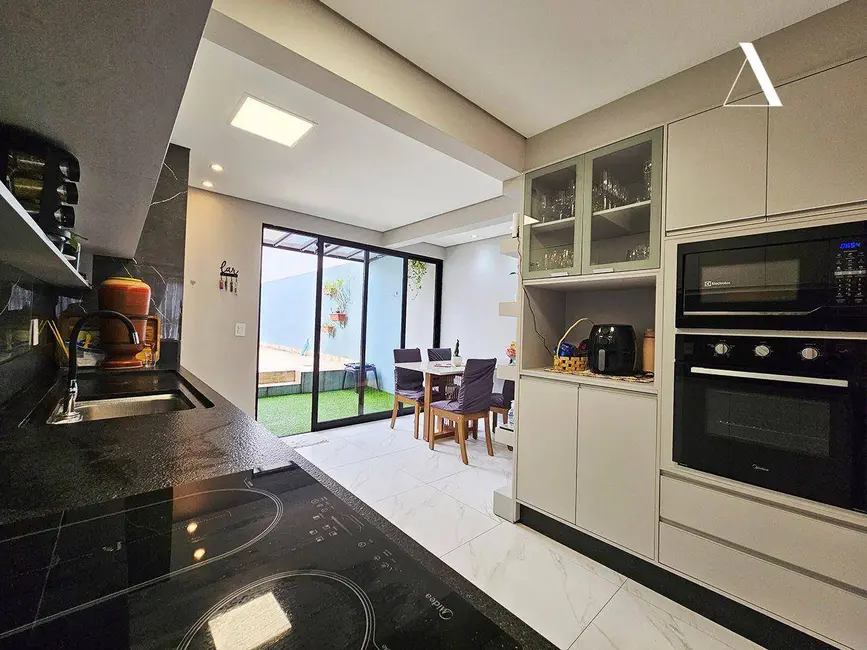 Foto 7 de Casa com 3 quartos à venda, 136m2 em Iririú, Joinville - SC