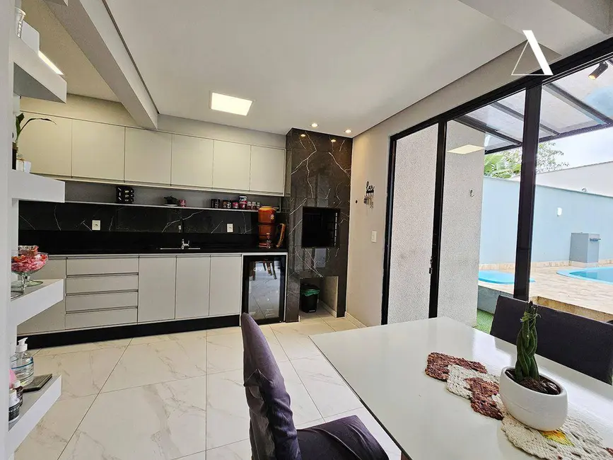 Foto 8 de Casa com 3 quartos à venda, 136m2 em Iririú, Joinville - SC