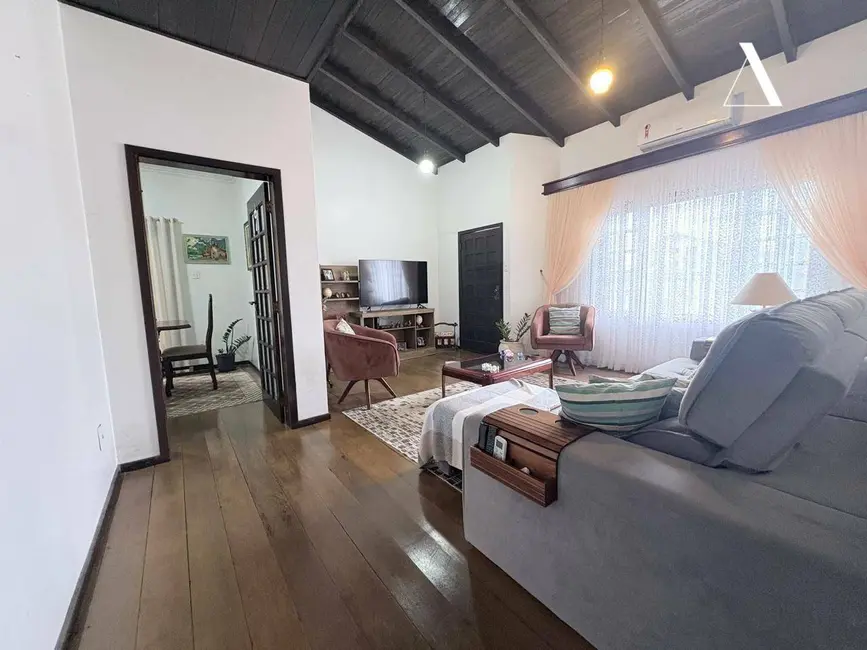 Casa com 4 quartos à venda, 480m2 em Costa e Silva, Joinville - SC - imagem 8 Foto 8 de Casa com 4 quartos à venda, 480m2 em Costa e Silva, Joinville - SC