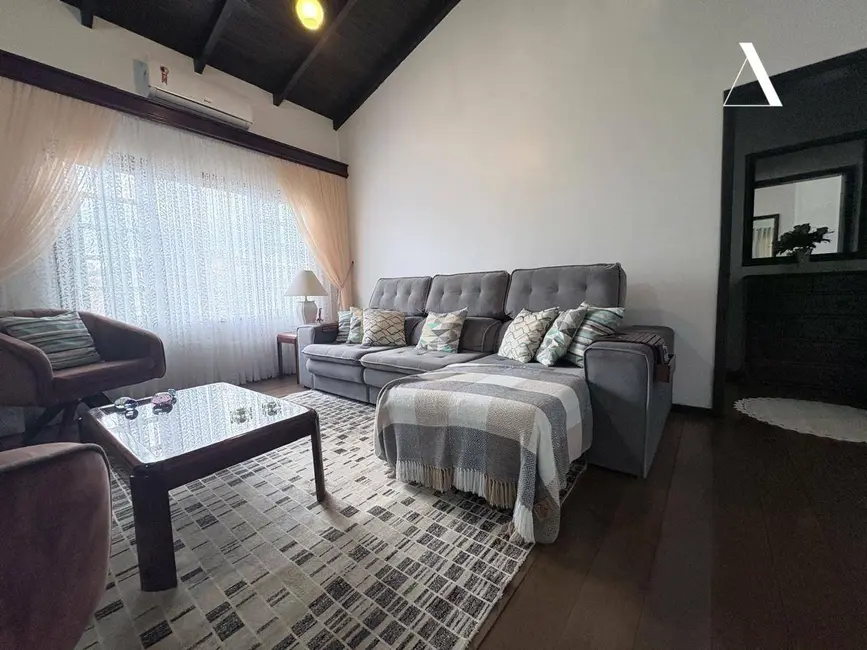 Casa com 4 quartos à venda, 480m2 em Costa e Silva, Joinville - SC - imagem 9 Foto 9 de Casa com 4 quartos à venda, 480m2 em Costa e Silva, Joinville - SC