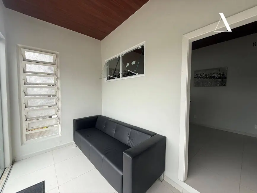 Foto 2 de Casa com 4 quartos à venda, 242m2 em América, Joinville - SC