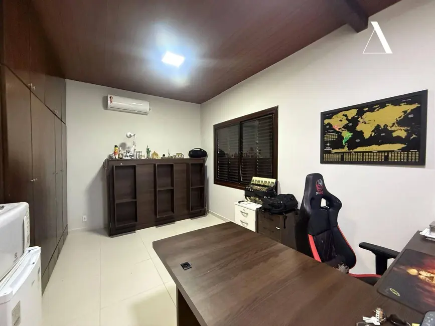 Foto 5 de Casa com 4 quartos à venda, 242m2 em América, Joinville - SC