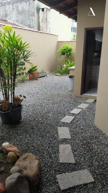 Casa de Condomínio com 3 quartos à venda, 145m2 em Jardim Iririú, Joinville - SC - imagem 2 Foto 2 de Casa de Condomínio com 3 quartos à venda, 145m2 em Jardim Iririú, Joinville - SC