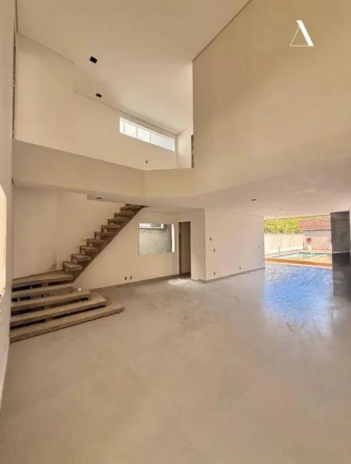 Foto 8 de Casa com 3 quartos à venda, 270m2 em Saguaçu, Joinville - SC