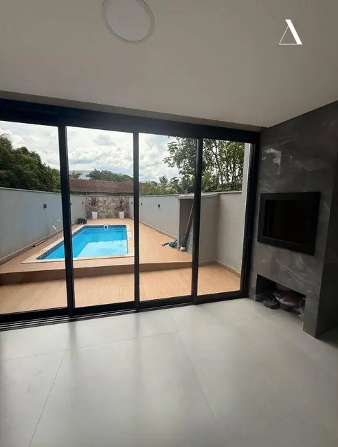 Foto 8 de Casa com 3 quartos à venda, 270m2 em Saguaçu, Joinville - SC