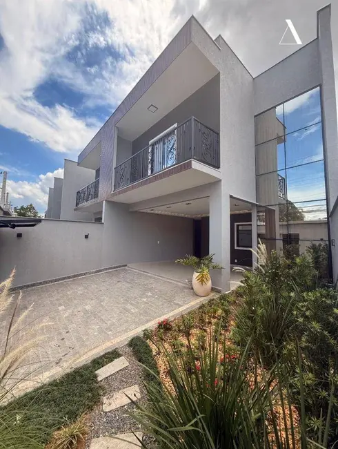 Foto 2 de Casa com 3 quartos à venda, 270m2 em Saguaçu, Joinville - SC