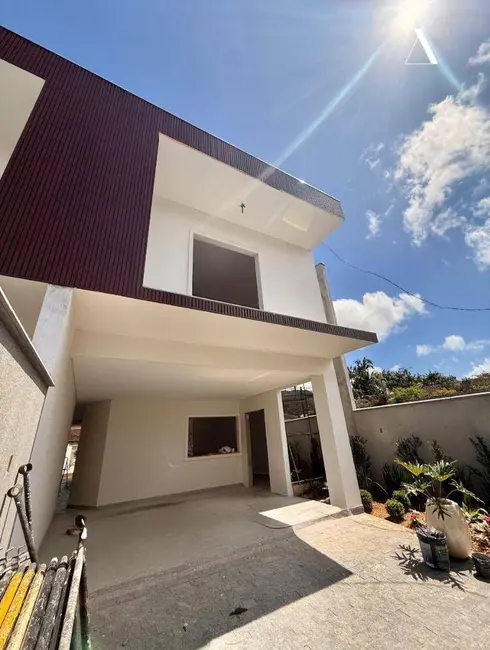 Foto 1 de Casa com 3 quartos à venda, 270m2 em Saguaçu, Joinville - SC