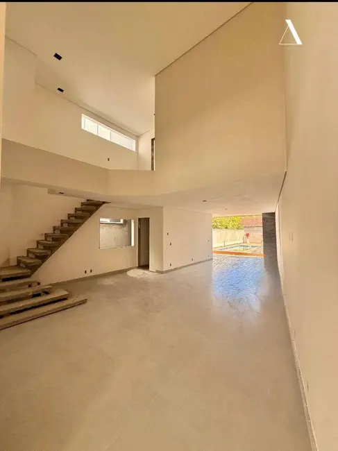 Foto 9 de Casa com 3 quartos à venda, 270m2 em Saguaçu, Joinville - SC