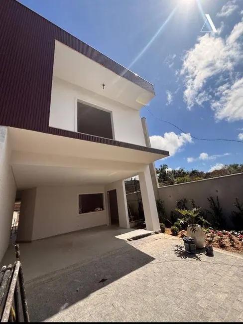 Foto 2 de Casa com 3 quartos à venda, 270m2 em Saguaçu, Joinville - SC