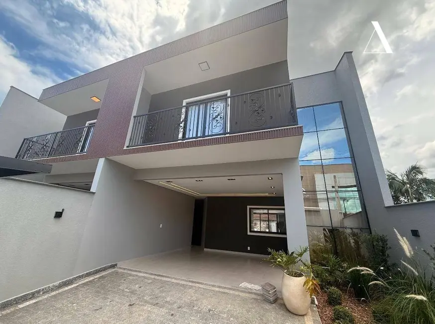 Foto 1 de Casa com 3 quartos à venda, 270m2 em Saguaçu, Joinville - SC