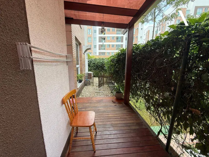 Foto 2 de Apartamento com 3 quartos à venda, 71m2 em Floresta, Joinville - SC