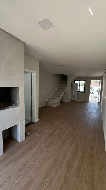 Foto 3 de Casa com 3 quartos à venda, 129m2 em Bom Retiro, Joinville - SC