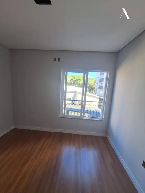 Foto 4 de Casa de Condomínio com 3 quartos à venda, 200m2 em Atiradores, Joinville - SC