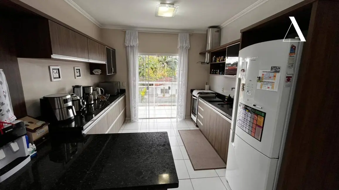 Foto 4 de Casa com 4 quartos à venda, 570m2 em São Marcos, Joinville - SC