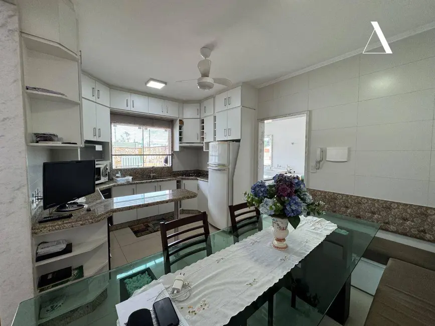 Foto 9 de Casa com 4 quartos à venda, 291m2 em Anita Garibaldi, Joinville - SC