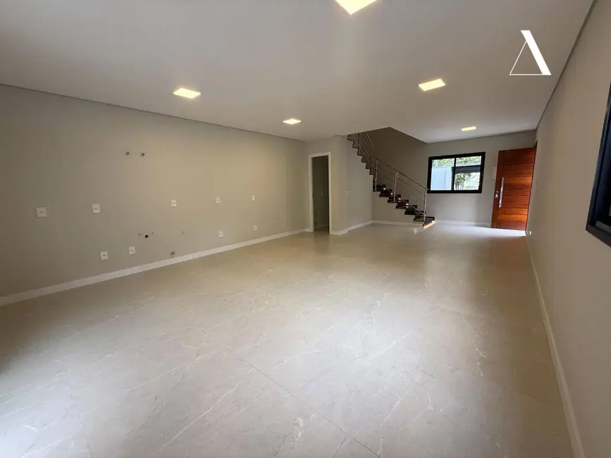 Casa de Condomínio com 3 quartos à venda, 199m2 em América, Joinville - SC - imagem 7 Foto 7 de Casa de Condomínio com 3 quartos à venda, 199m2 em América, Joinville - SC