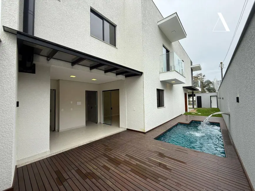 Casa de Condomínio com 3 quartos à venda, 199m2 em América, Joinville - SC - imagem 3 Foto 3 de Casa de Condomínio com 3 quartos à venda, 199m2 em América, Joinville - SC