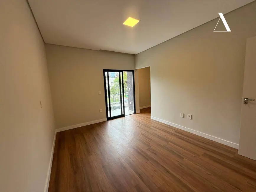 Casa de Condomínio com 3 quartos à venda, 205m2 em América, Joinville - SC - imagem 9 Foto 9 de Casa de Condomínio com 3 quartos à venda, 205m2 em América, Joinville - SC