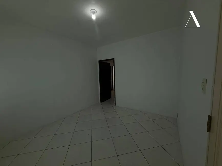 Foto 8 de Casa com 3 quartos à venda, 420m2 em Petrópolis, Joinville - SC