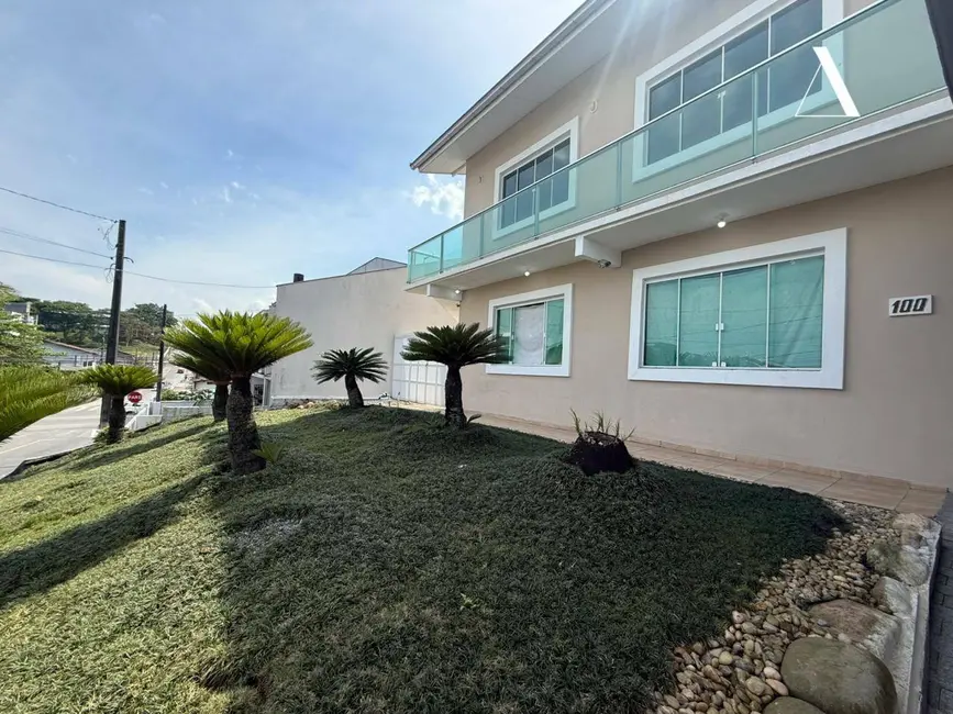 Foto 3 de Casa com 3 quartos à venda, 420m2 em Petrópolis, Joinville - SC