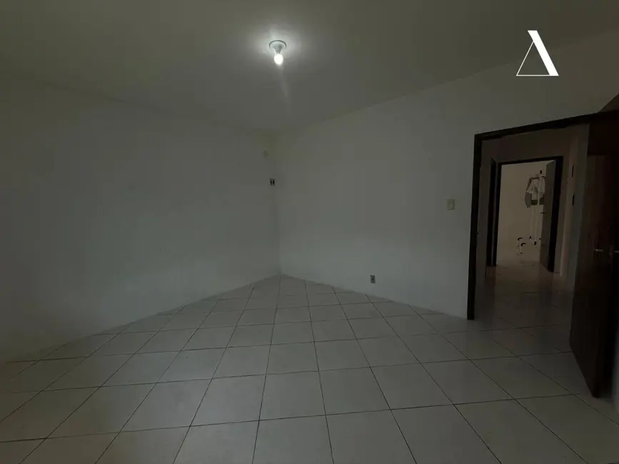 Foto 7 de Casa com 3 quartos à venda, 420m2 em Petrópolis, Joinville - SC