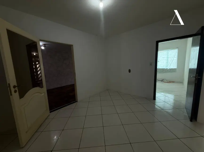 Foto 6 de Casa com 3 quartos à venda, 420m2 em Petrópolis, Joinville - SC