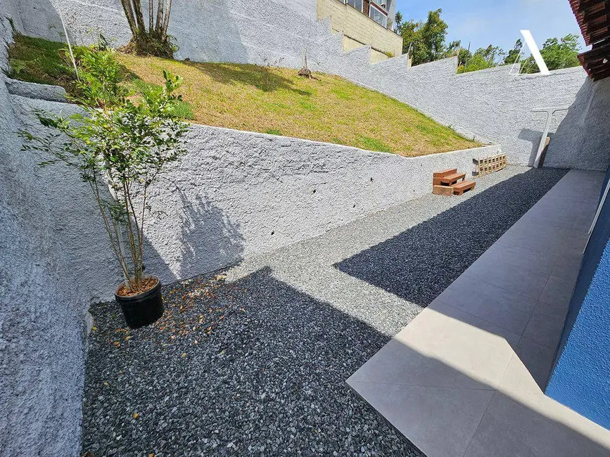 Casa com 3 quartos à venda, 466m2 em Guanabara, Joinville - SC - imagem 5 Foto 5 de Casa com 3 quartos à venda, 466m2 em Guanabara, Joinville - SC