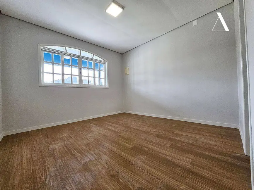 Casa com 3 quartos à venda, 466m2 em Guanabara, Joinville - SC - imagem 9 Foto 9 de Casa com 3 quartos à venda, 466m2 em Guanabara, Joinville - SC