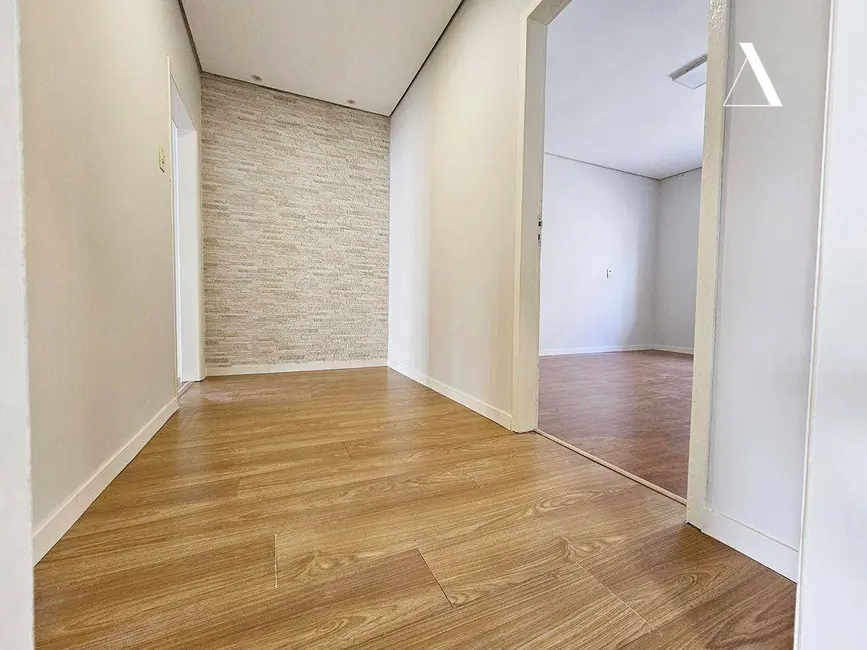 Casa com 3 quartos à venda, 466m2 em Guanabara, Joinville - SC - imagem 8 Foto 8 de Casa com 3 quartos à venda, 466m2 em Guanabara, Joinville - SC